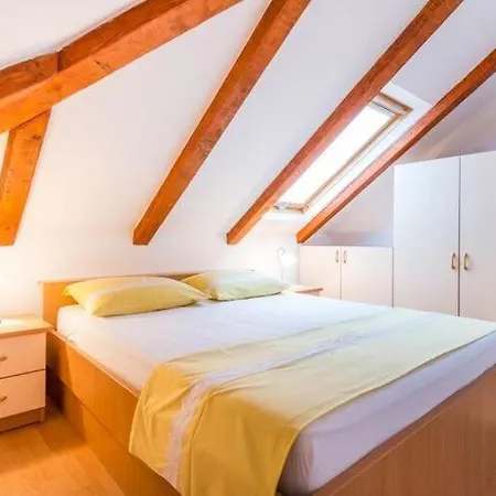 Kirigin - Comfort Two Bedroom With Terrace And Sea View Lile アパート