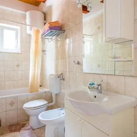 Kirigin - Comfort Two Bedroom With Terrace And Sea View Lile
